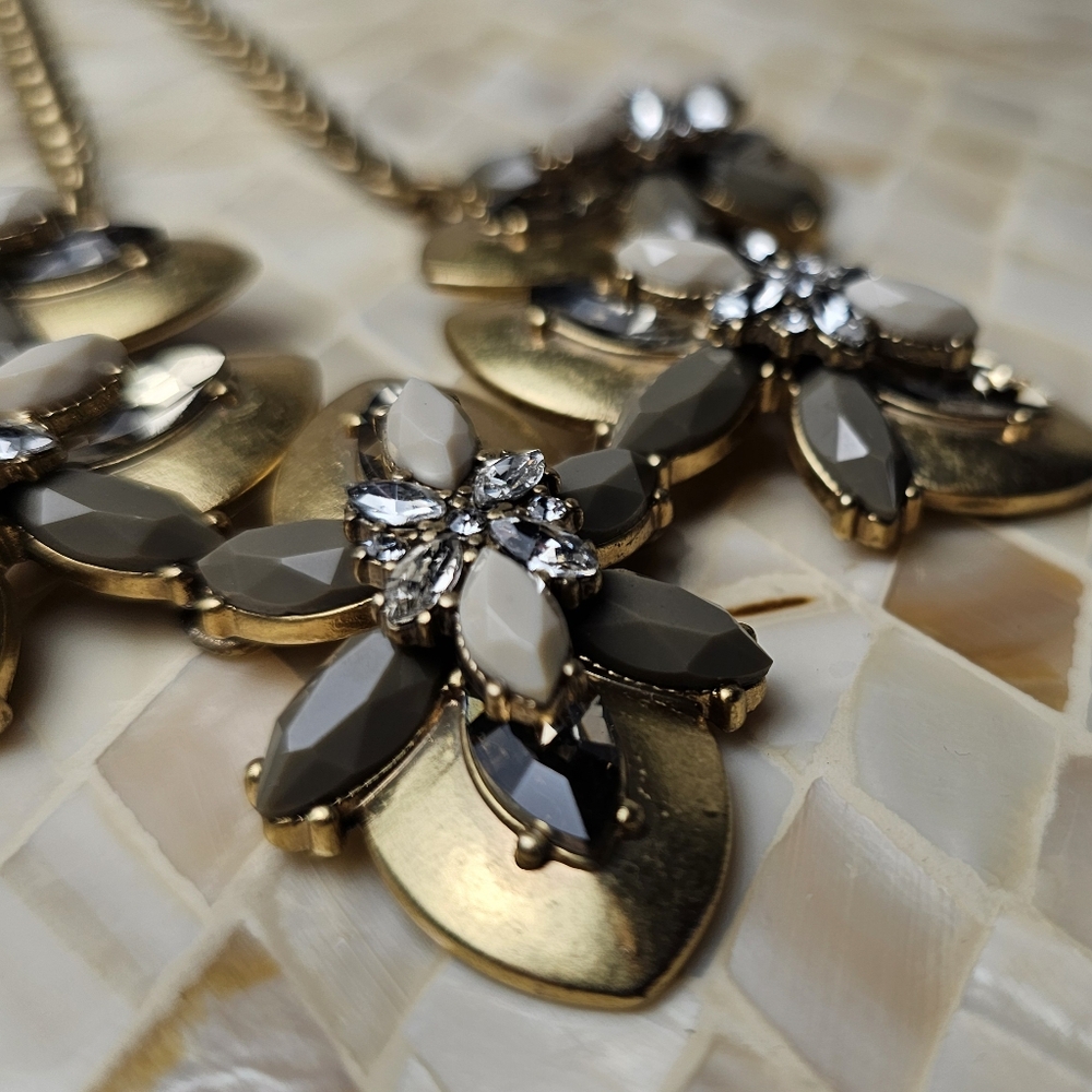 [J. CREW] Art Deco Style Gold, Taupe & Charcoal Gray Statement Necklace - Picture 14 of 16